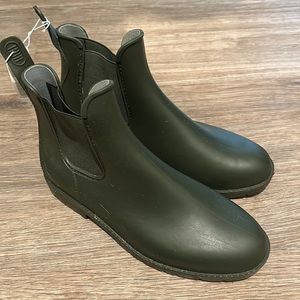 Brand new old navy rain boots